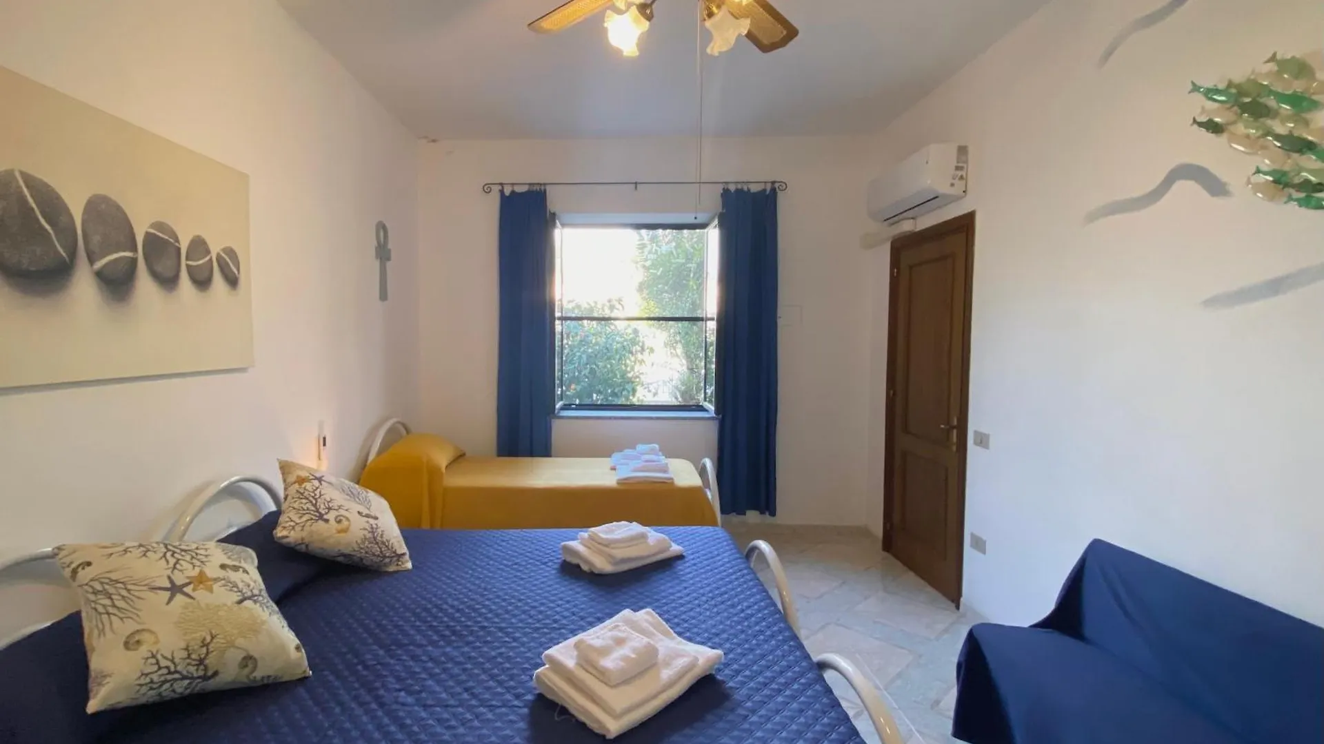 Casa Vacanza Comoda Con Vista Bosa Italien